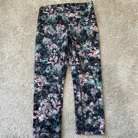 Lululemon Wunder Under Crop 21” 8 - Picture 4 of 8
